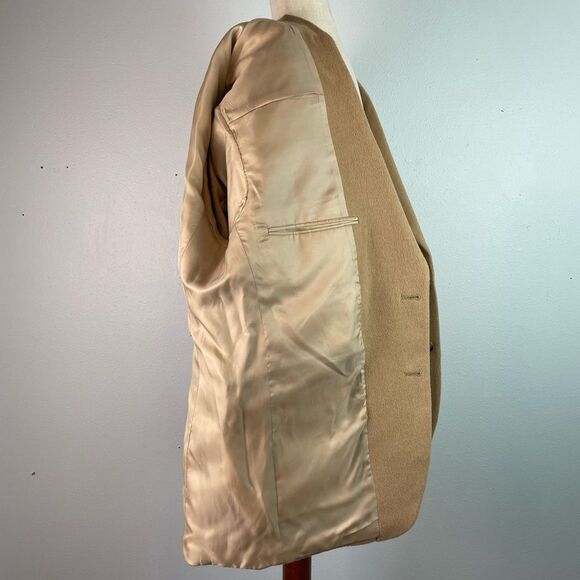 Jos. A. Banks Tan Blazer Size 42R EUC - Picture 9 of 9